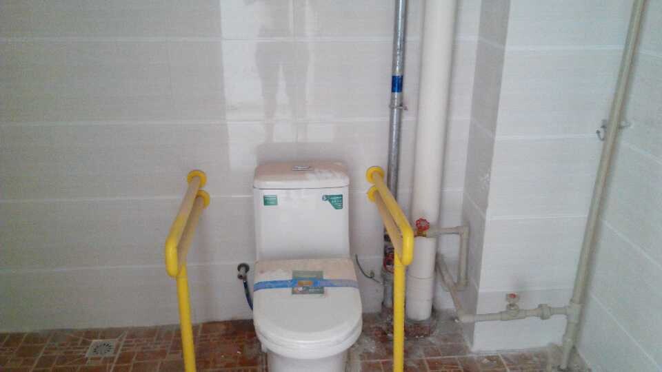 無障礙廁所扶手