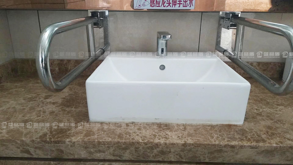 怎樣提高殘疾人使用廁所的安全感？這個客戶用不銹鋼扶手做到了