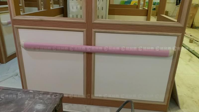 【香港養(yǎng)老院】粉色扶手，更添溫馨！